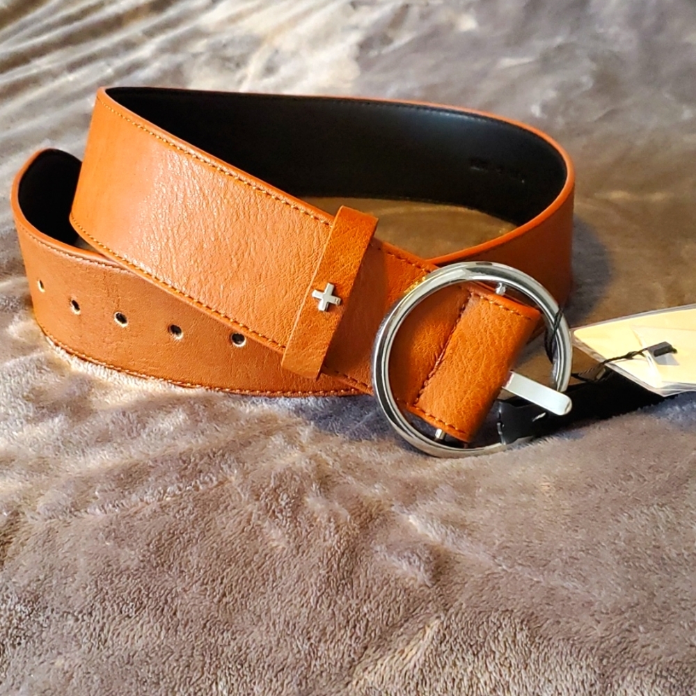 Peta Jain brand belt